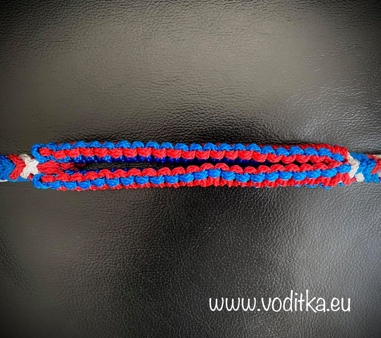 Pletené přepínací vodítko_ruská trikolóra, včetně 2 ks Alu karabin s pojistkou